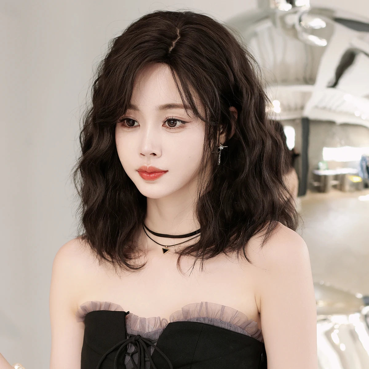 Short Wavy Dark Brown Synthetic Wig – Heat Resistant